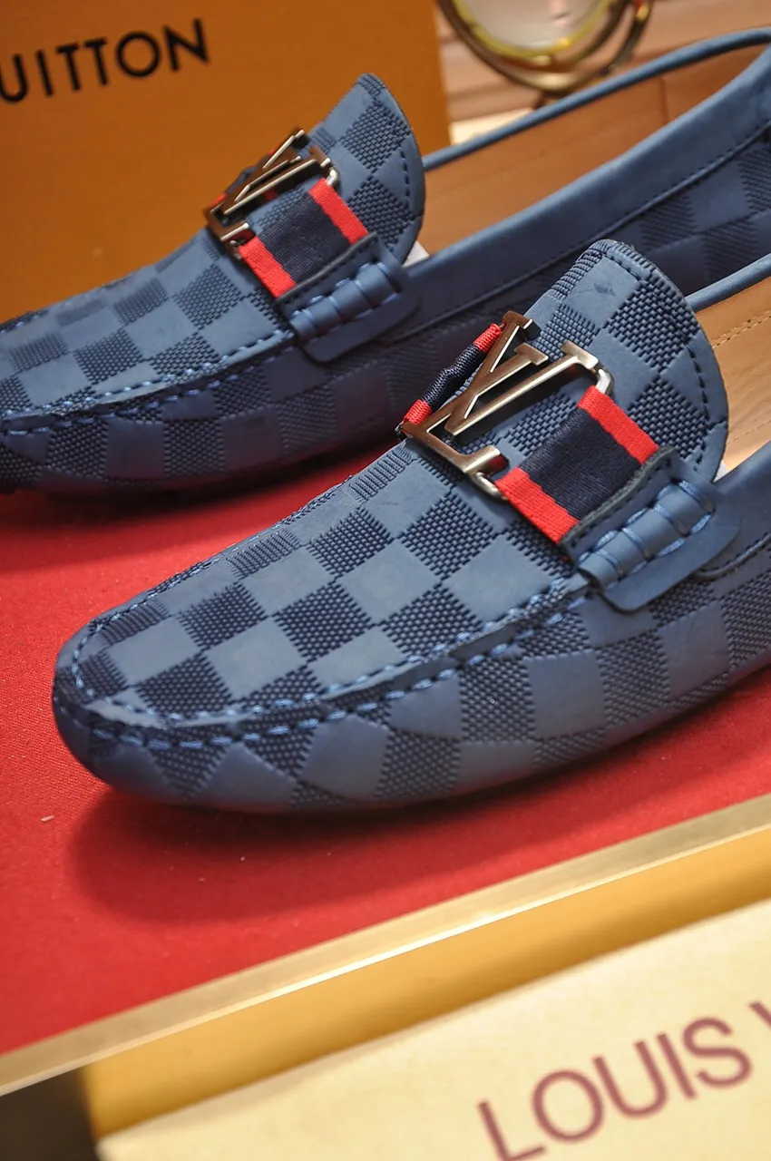 Men's men's shoes 💰420💶 [LV Doudou shoes] (water-dyed cowhide lining) new model is on the market, available on the official website. The new Doudou shoes are processed into single-color materials, and the uppers are made of imported horsehide leather. The body of the shoe is fully hemmed with mark thread, and is lined with imported original cowhide leather. The elegant shoe shape is super suitable for all-matching, and the size is 38-44.